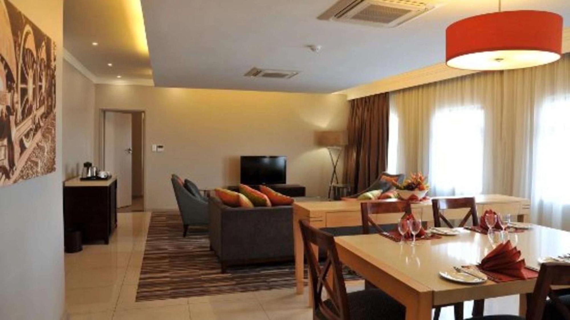 Cresta Mahalapye Hotel Extérieur photo